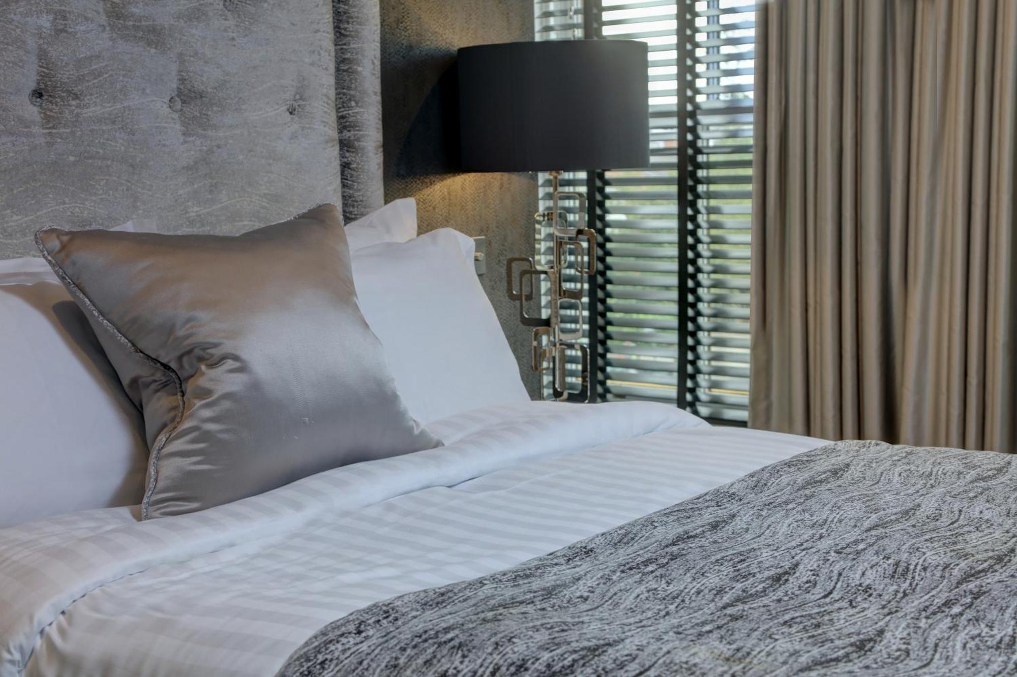 The Bold Hotel; BW Signature Collection Southport Phòng bức ảnh
